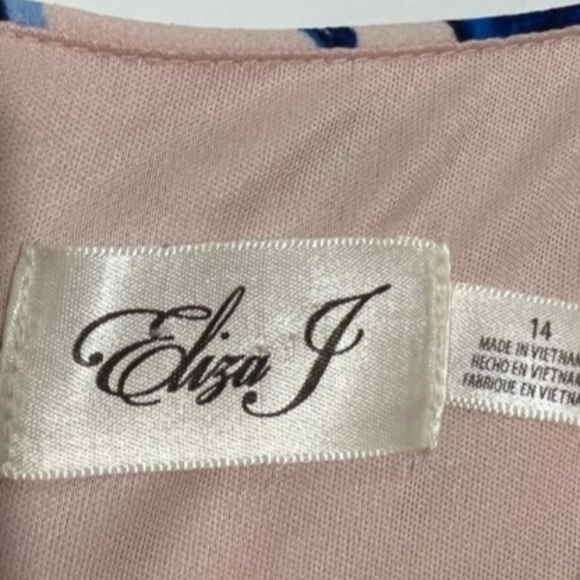 Eliza J Blue and Cream Floral Long Sleeve Dress - Picture 5 of 6